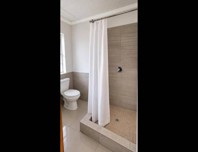 2 BEDROOM PROPERTY TO RENT IN GOODWOOD CENTRAL
